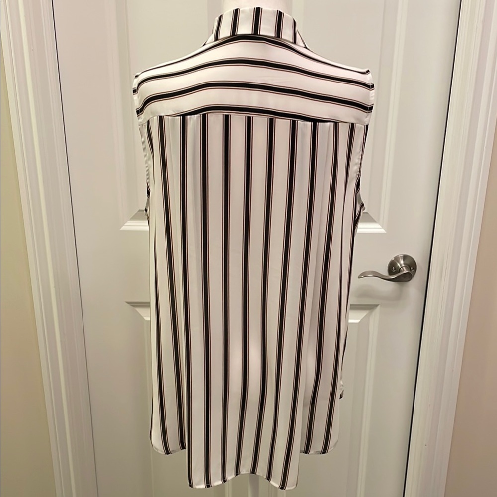 Worthington Sleeveless Button-Down Shirt Pockets Striped Black & White Large - Picture 3 of 14